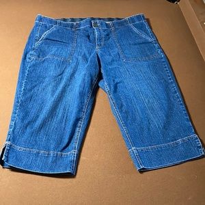 Medium was capri jeans